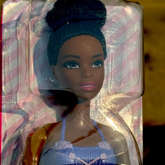 African American Barbie - Picture 1 of 6
